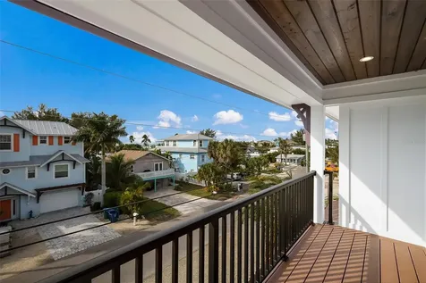 2213 Avenue C Bradenton Beach FL 34217