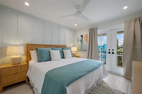 2213 Avenue C Bradenton Beach FL 34217