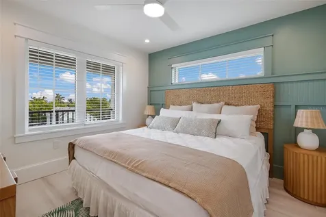 2213 Avenue C Bradenton Beach FL 34217