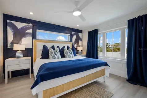 2213 Avenue C Bradenton Beach FL 34217