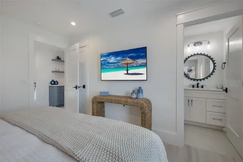 2213 Avenue C Bradenton Beach FL 34217