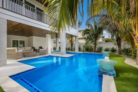 2213 Avenue C Bradenton Beach FL 34217