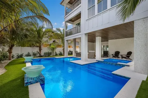 2213 Avenue C Bradenton Beach FL 34217