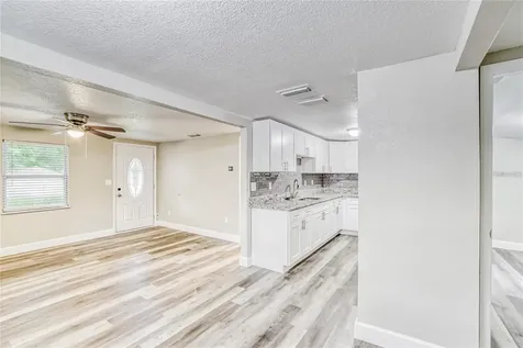 5320 Cherry Avenue Seffner FL 33584