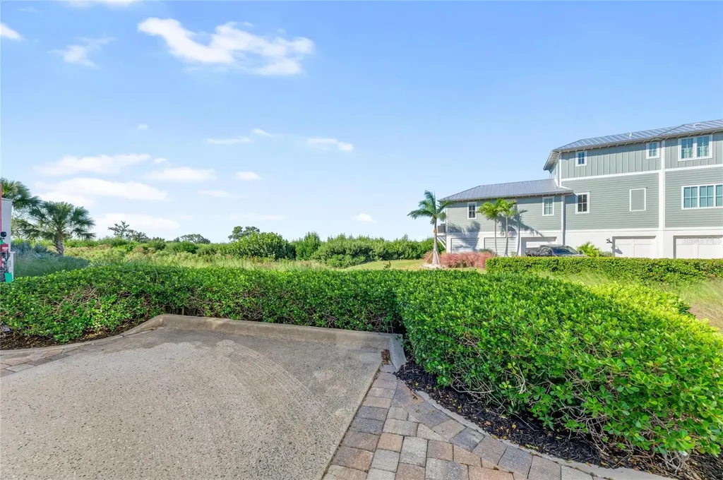334 Castaway Cay Drive Bradenton FL 34209