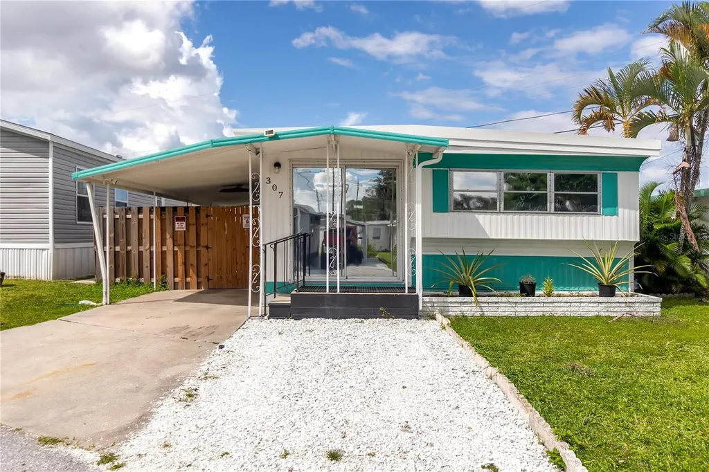 307 52nd Avenue Drive W Bradenton FL 34207