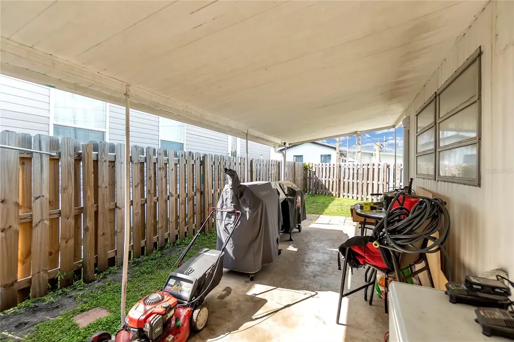 307 52nd Avenue Drive W Bradenton FL 34207
