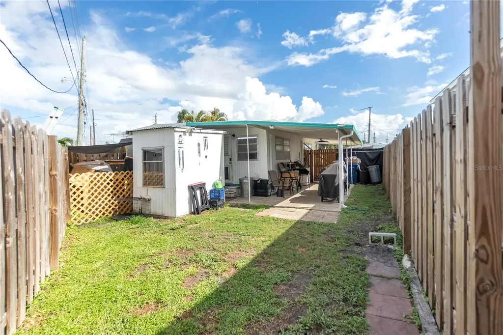 307 52nd Avenue Drive W Bradenton FL 34207