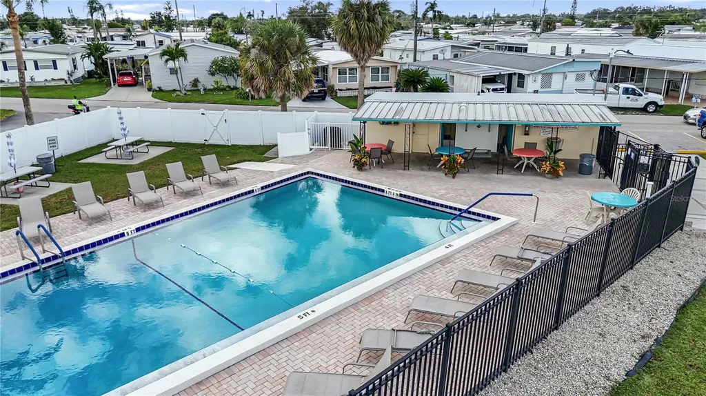 307 52nd Avenue Drive W Bradenton FL 34207