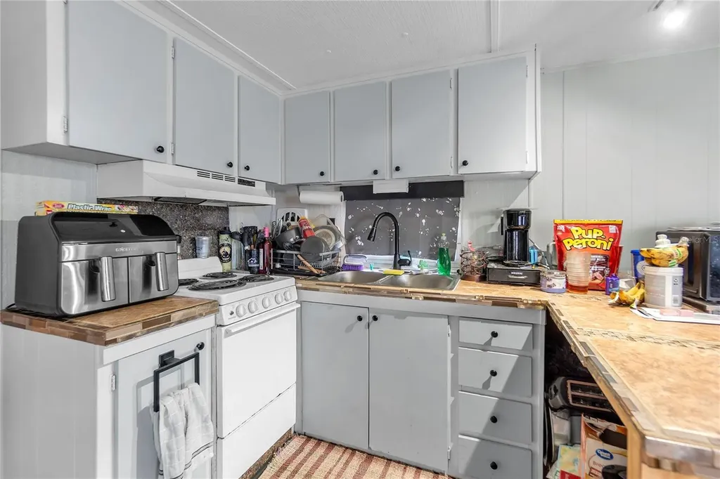 307 52nd Avenue Drive W Bradenton FL 34207