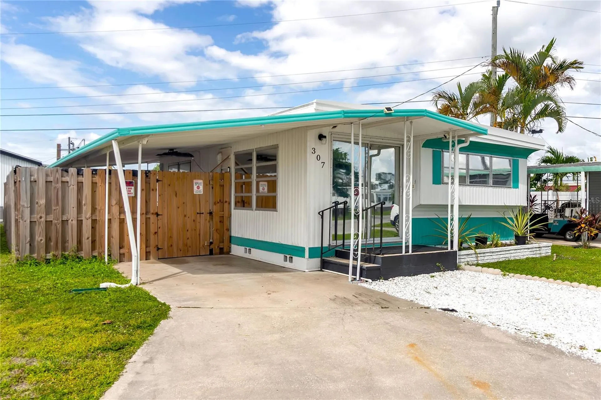 307 52nd Avenue Drive W Bradenton FL 34207