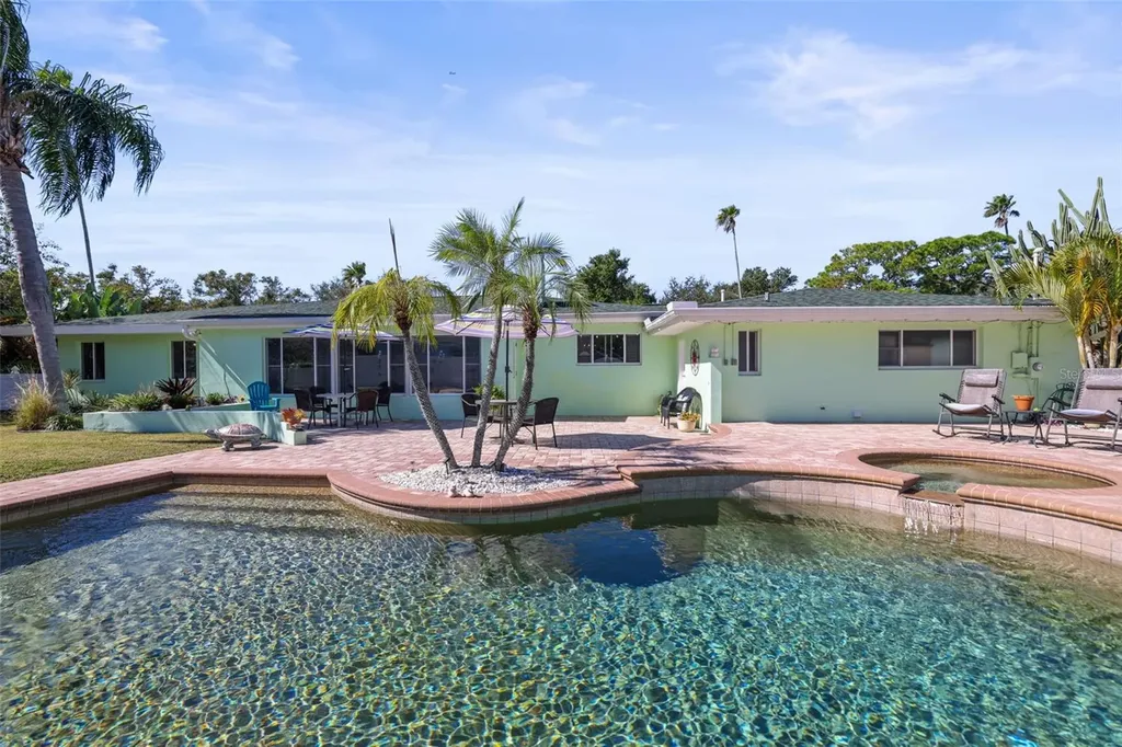 55 Valencia Drive Dunedin FL 34698