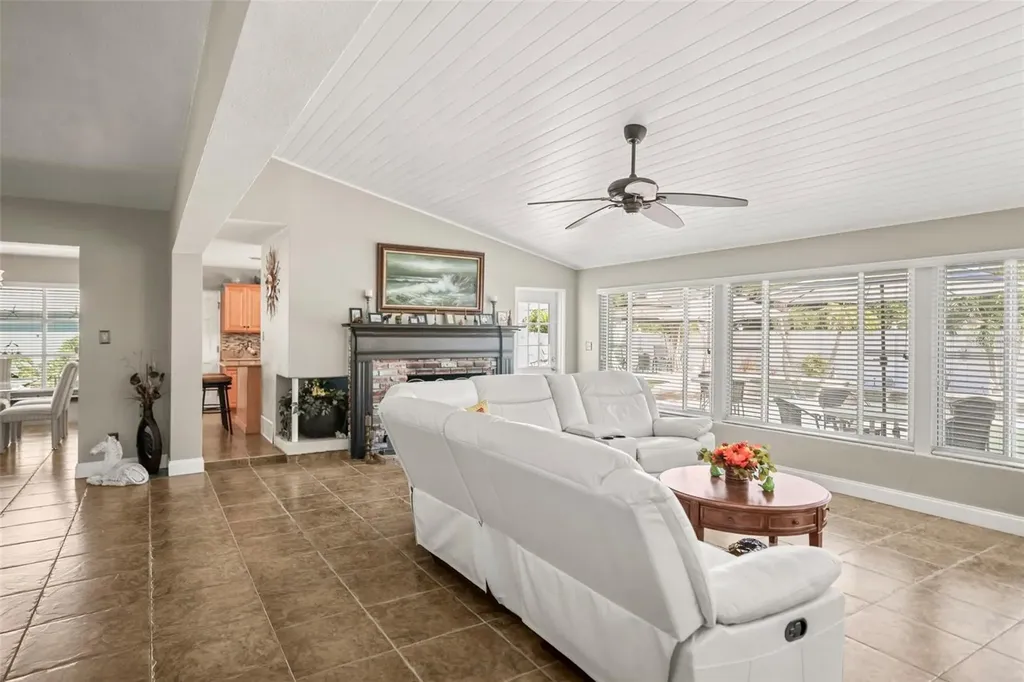 55 Valencia Drive Dunedin FL 34698