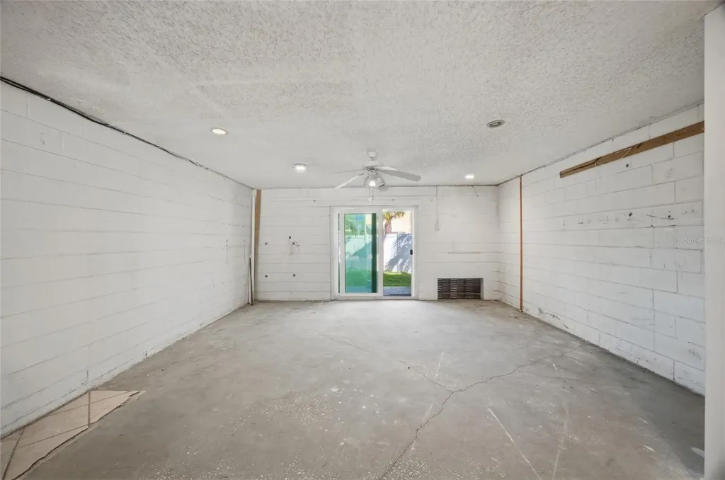 524 Garland Circle Indian Rocks Beach FL 33785