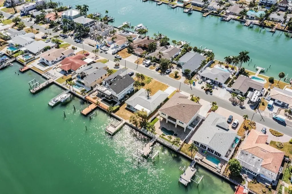 11305 5th Street E Treasure Island FL 33706