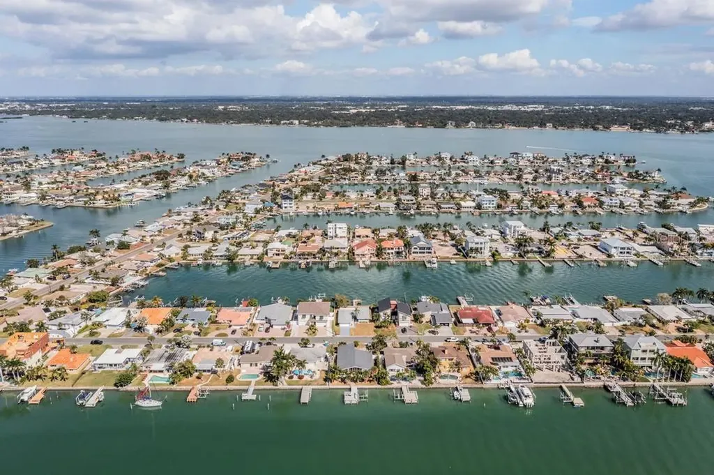 11305 5th Street E Treasure Island FL 33706
