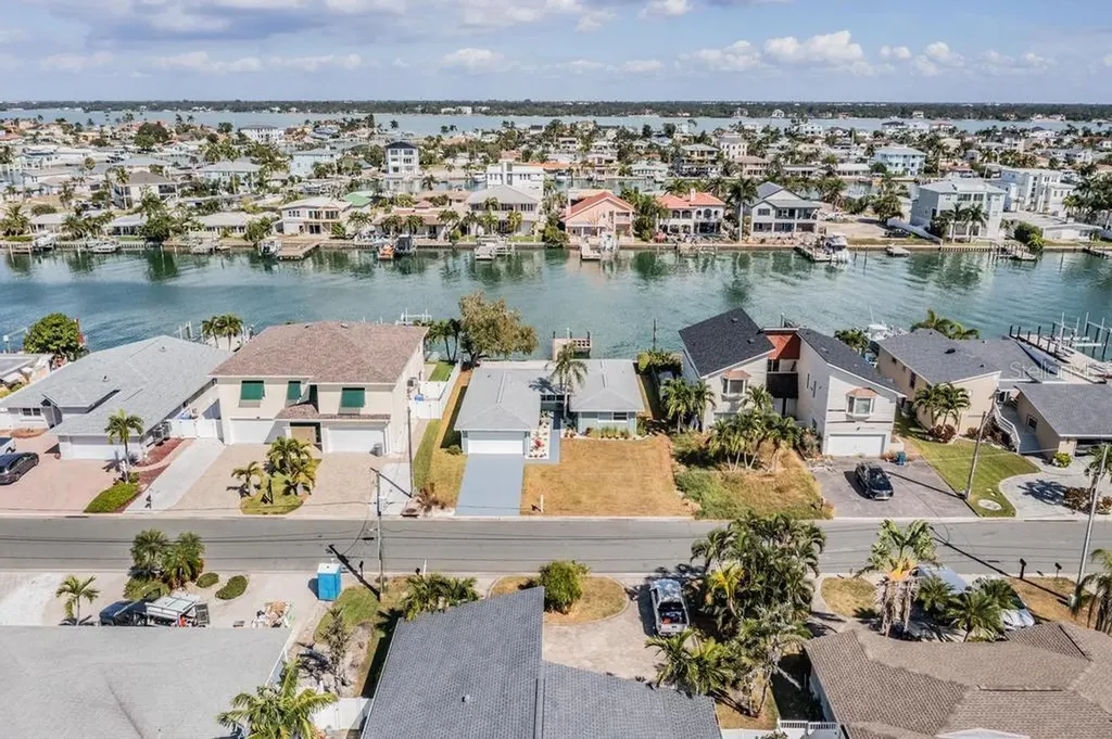 11305 5th Street E Treasure Island FL 33706