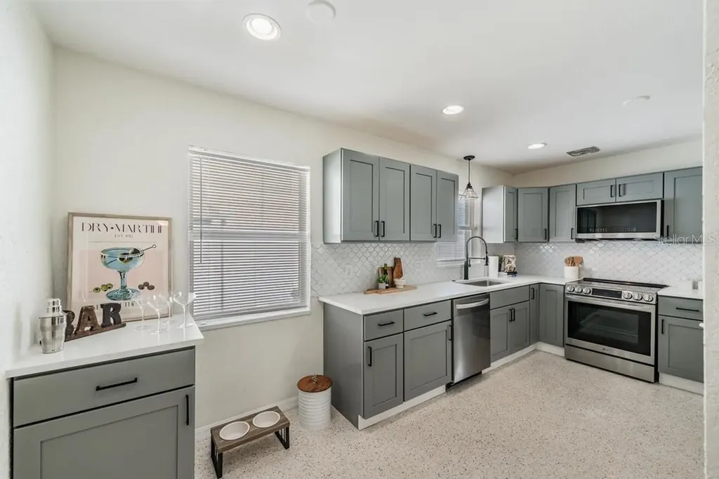11305 5th Street E Treasure Island FL 33706