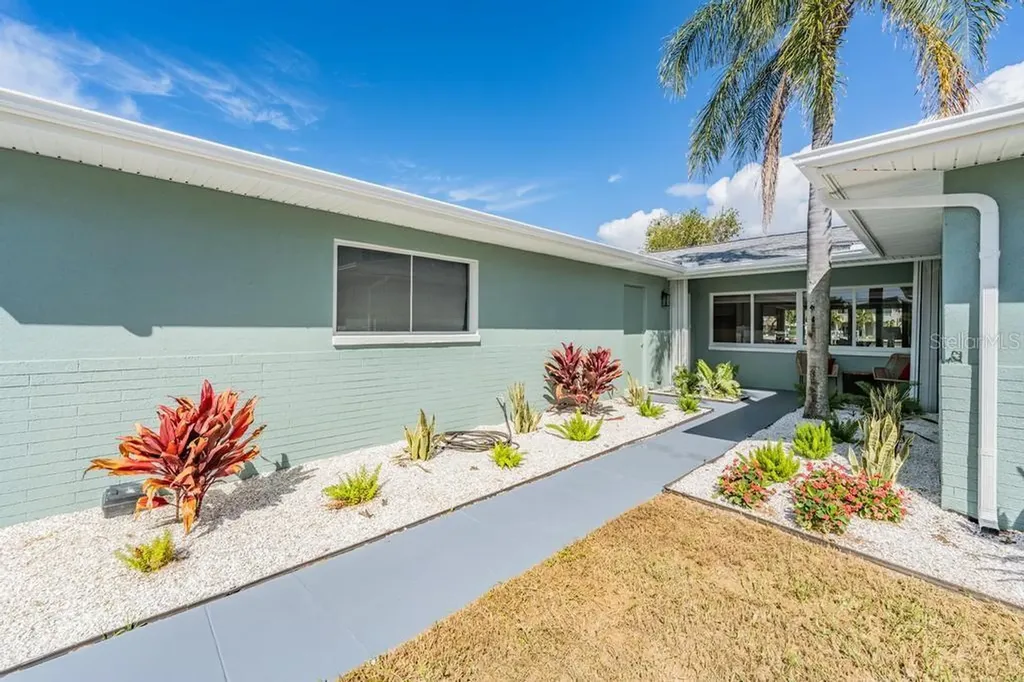 11305 5th Street E Treasure Island FL 33706