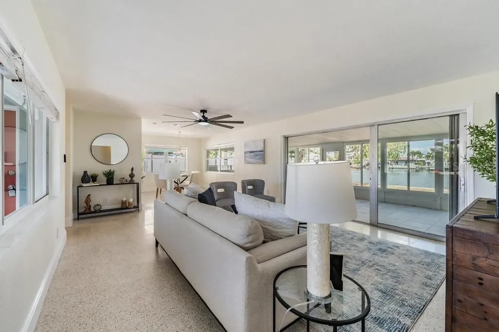 11305 5th Street E Treasure Island FL 33706