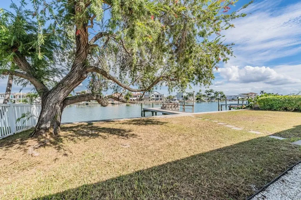 11305 5th Street E Treasure Island FL 33706