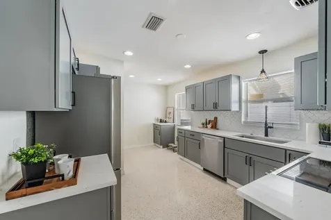 11305 5th Street E Treasure Island FL 33706