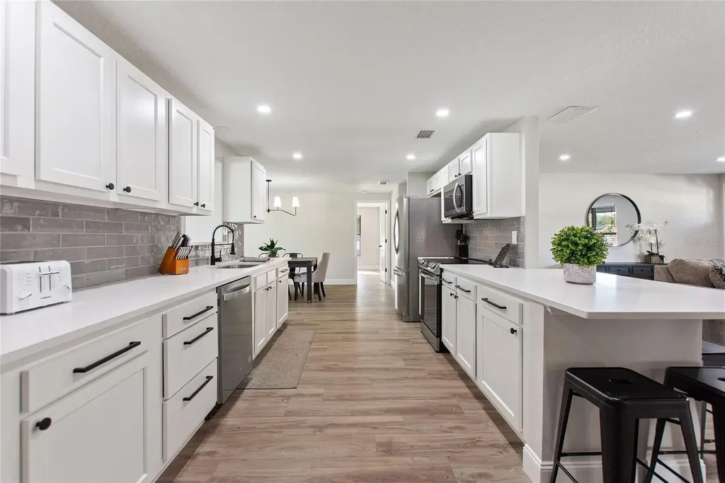 2054 Racimo Drive Sarasota FL 34240