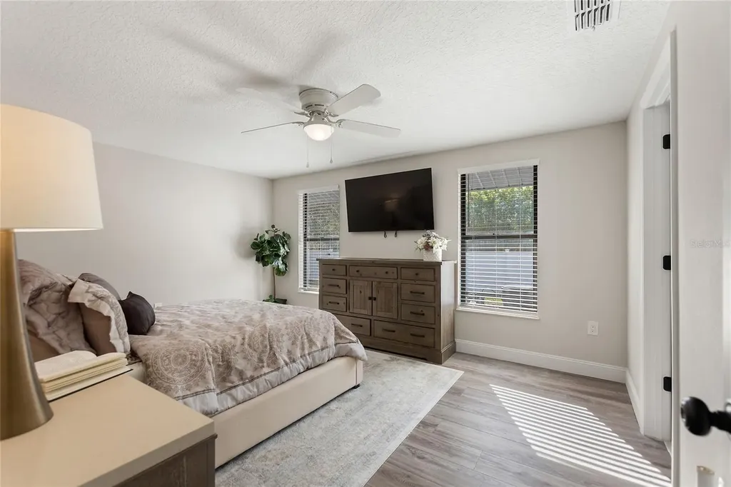 2054 Racimo Drive Sarasota FL 34240