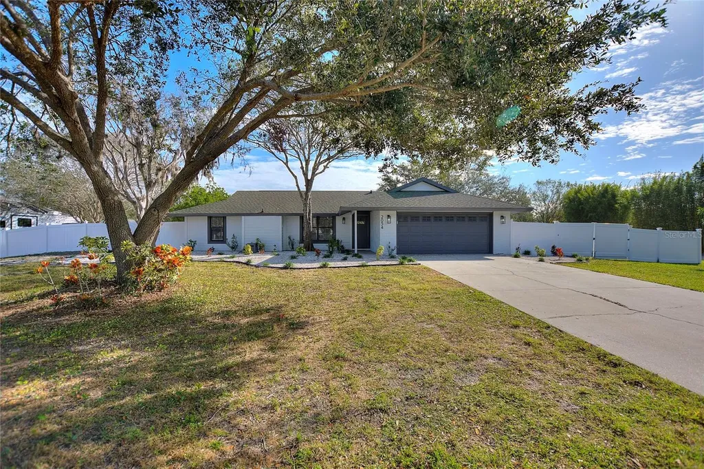 2054 Racimo Drive Sarasota FL 34240