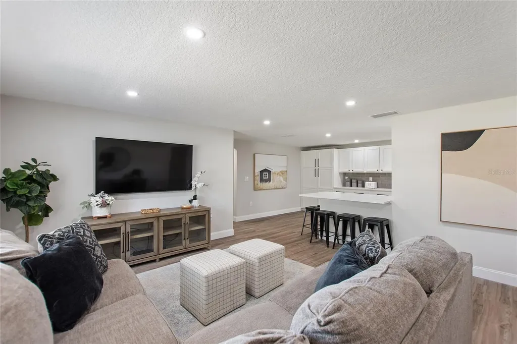 2054 Racimo Drive Sarasota FL 34240