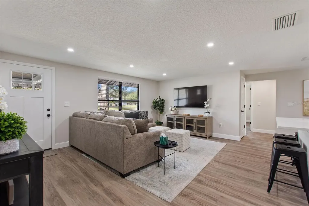 2054 Racimo Drive Sarasota FL 34240