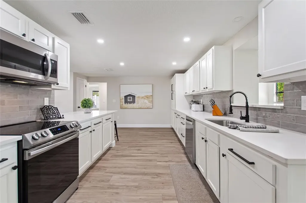 2054 Racimo Drive Sarasota FL 34240
