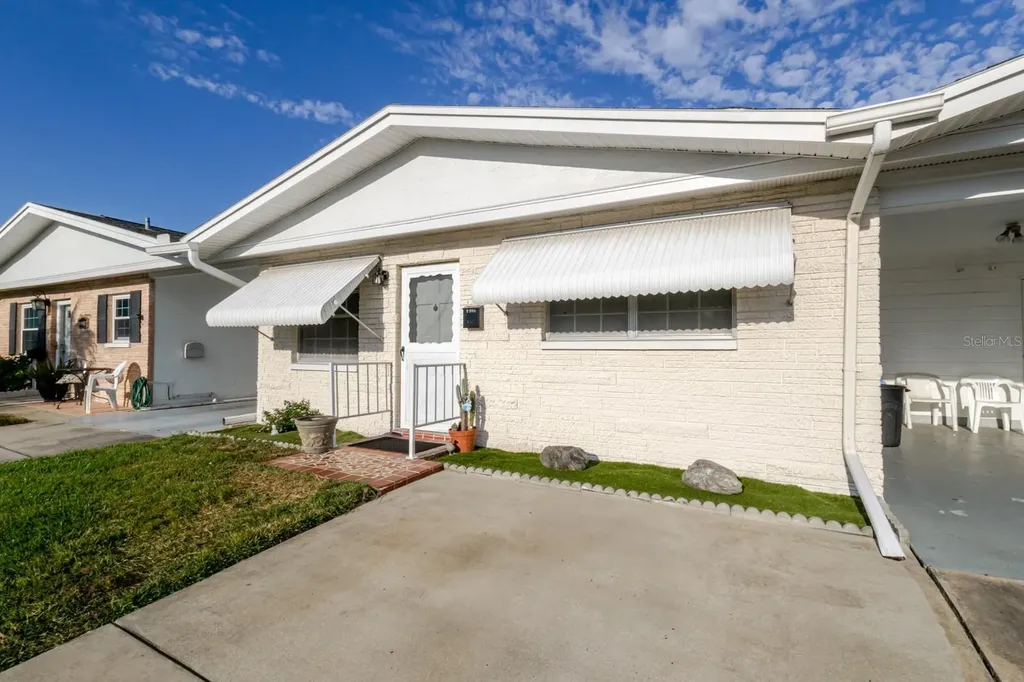 9905 Dahlia Street N Pinellas Park FL 33782