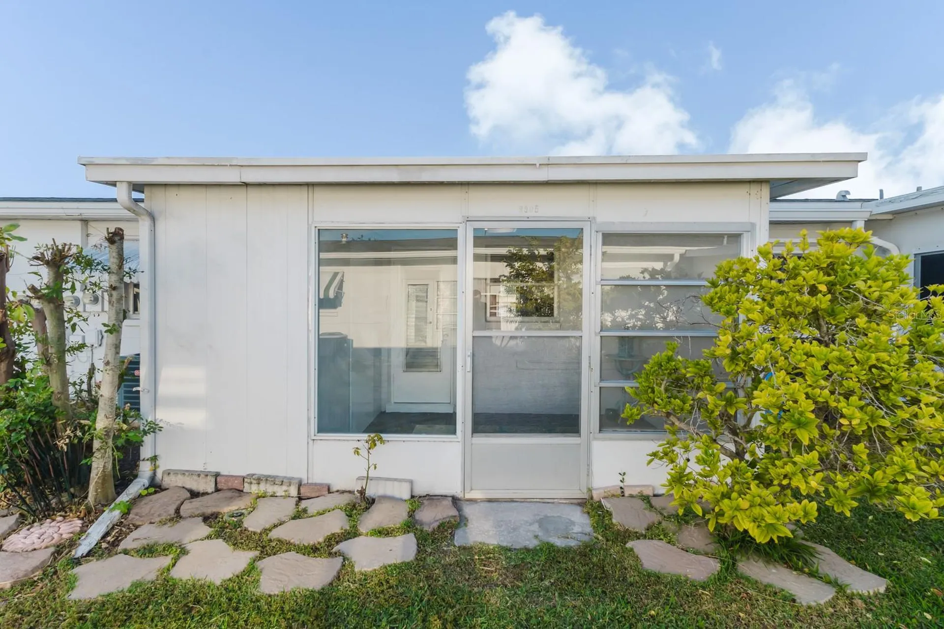 9905 Dahlia Street N Pinellas Park FL 33782