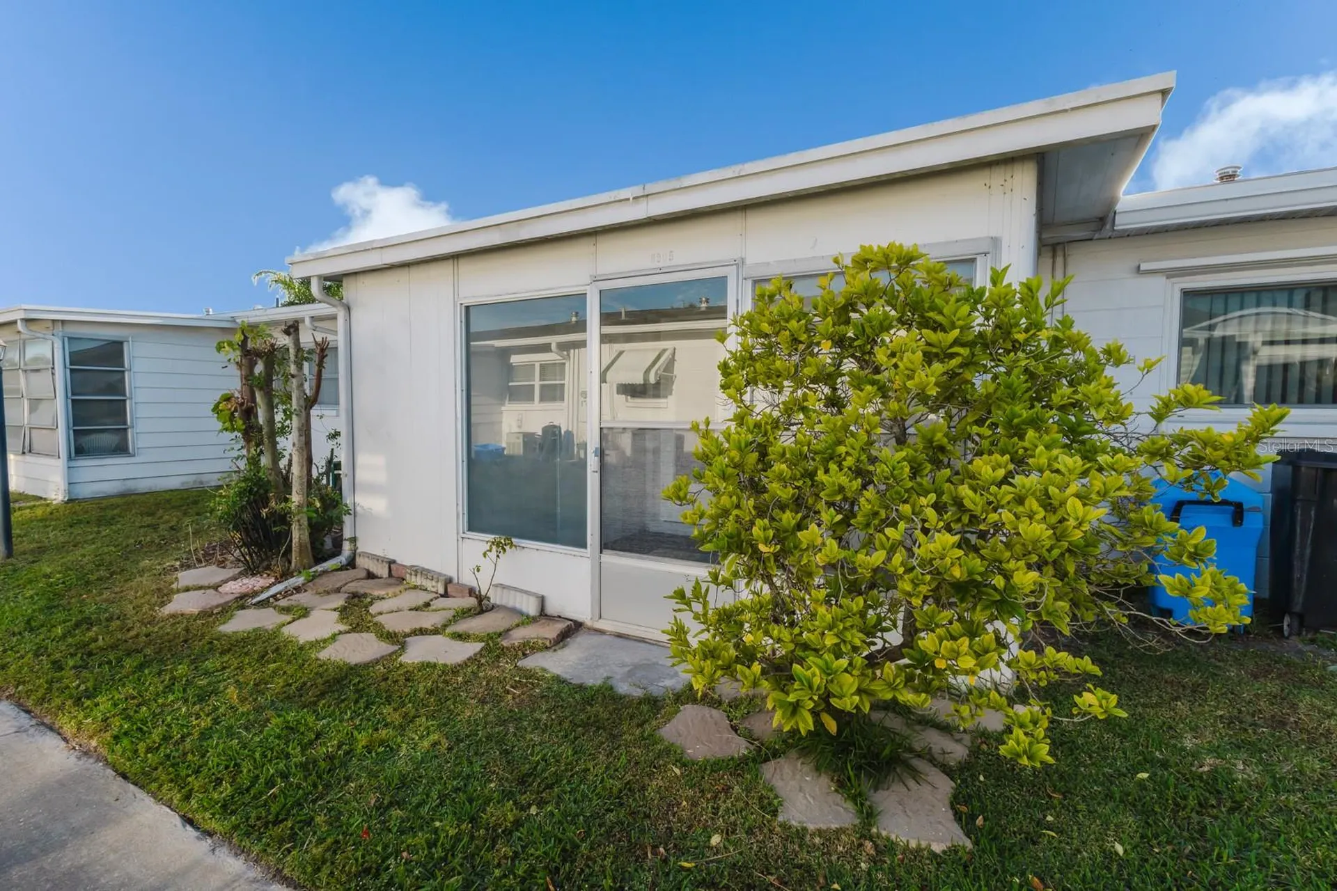 9905 Dahlia Street N Pinellas Park FL 33782