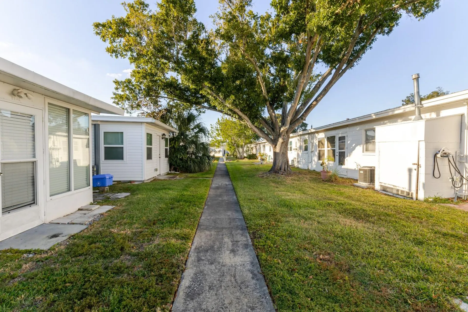 9905 Dahlia Street N Pinellas Park FL 33782