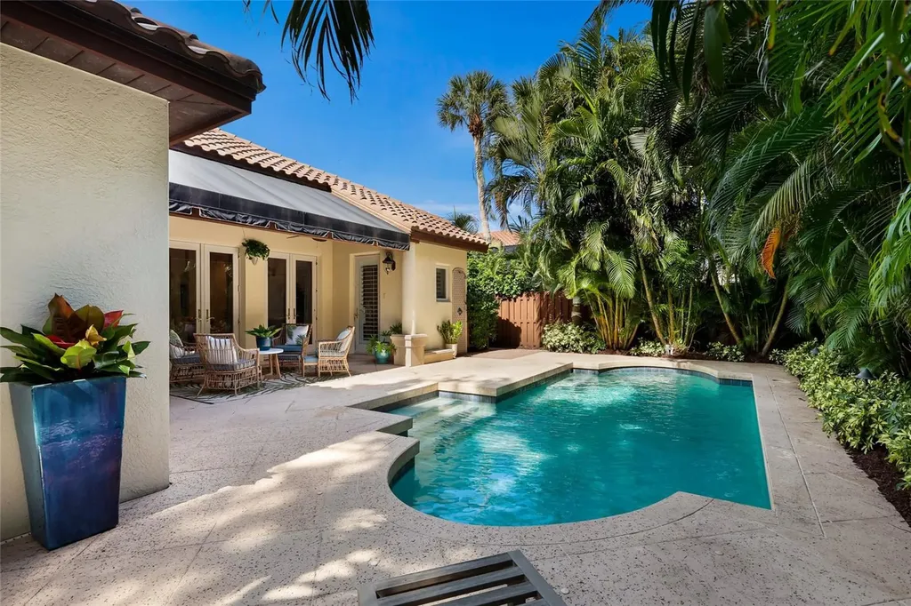 4946 Brywill Circle Sarasota FL 34234