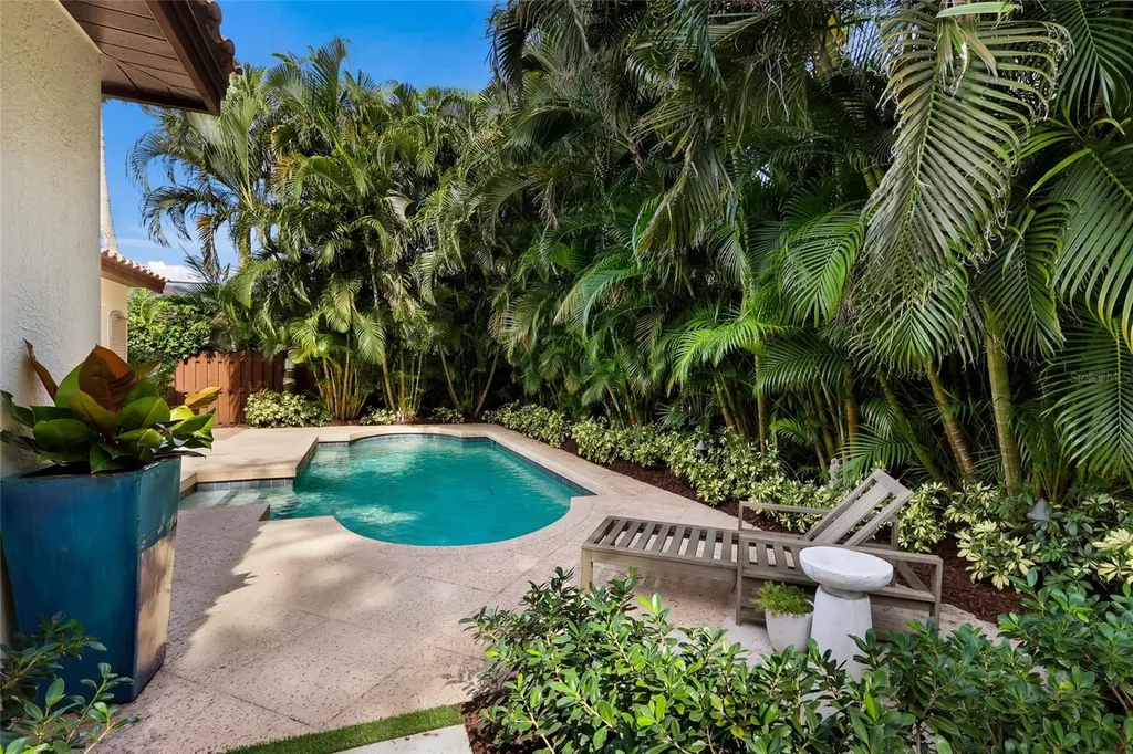 4946 Brywill Circle Sarasota FL 34234