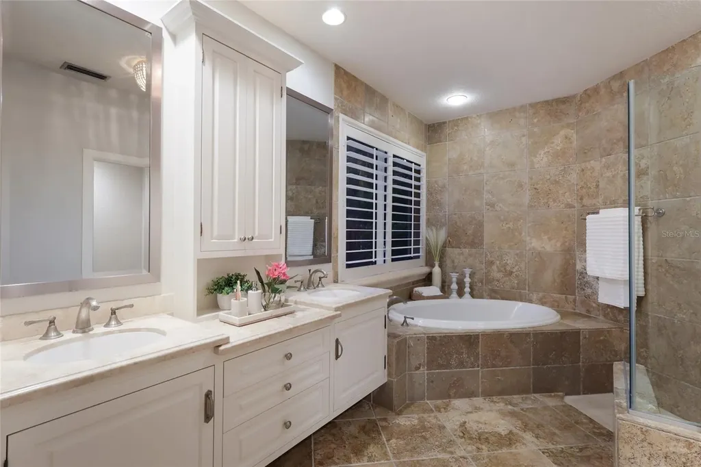 4946 Brywill Circle Sarasota FL 34234