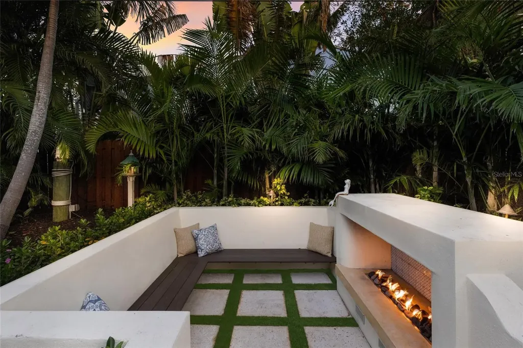 4946 Brywill Circle Sarasota FL 34234