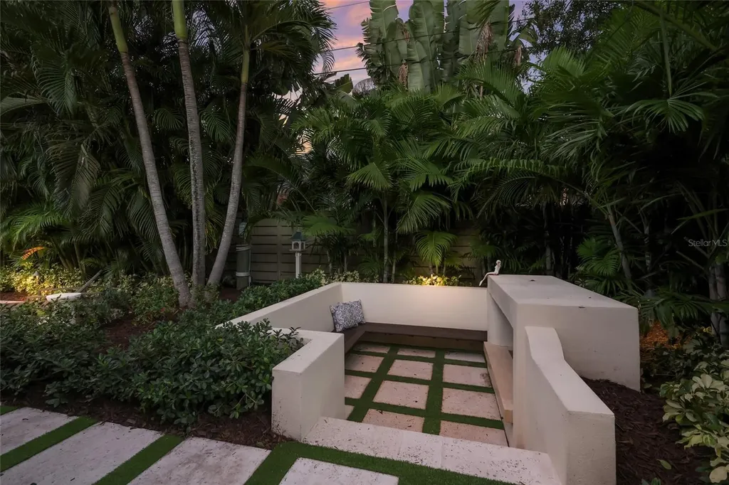 4946 Brywill Circle Sarasota FL 34234