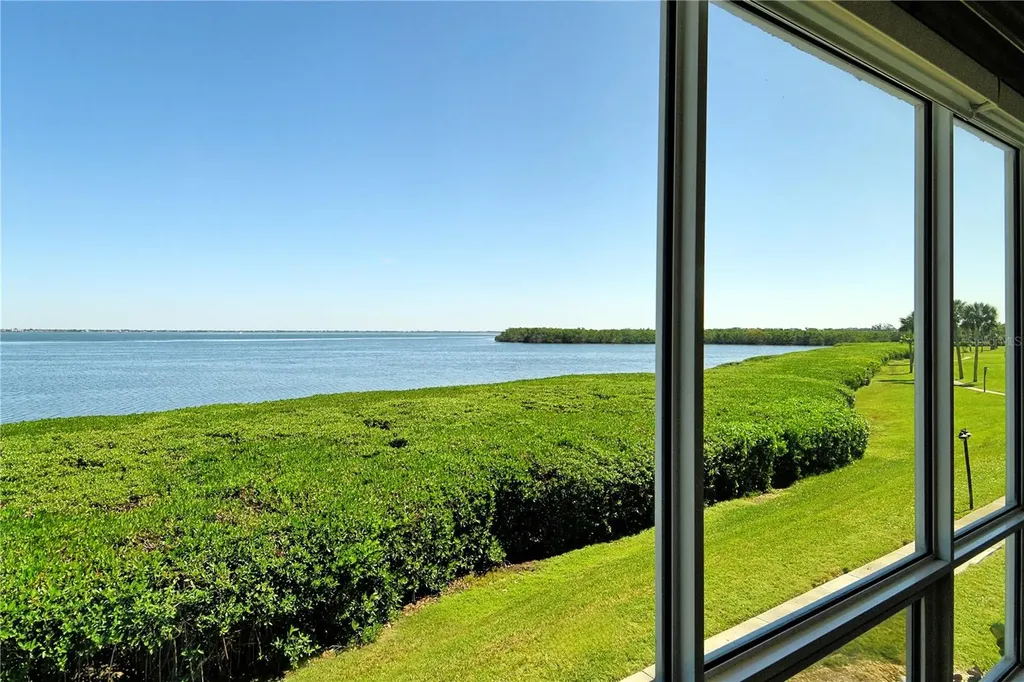 4900 Gulf Of Mexico Drive Longboat Key FL 34228