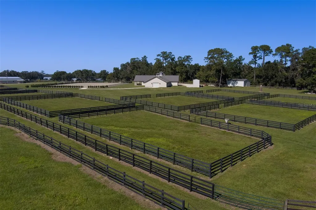 15225 NW 112th Place Road Morriston FL 32668