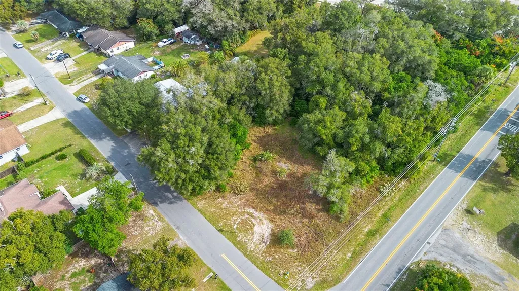 905 W Beresford Avenue Deland FL 32720