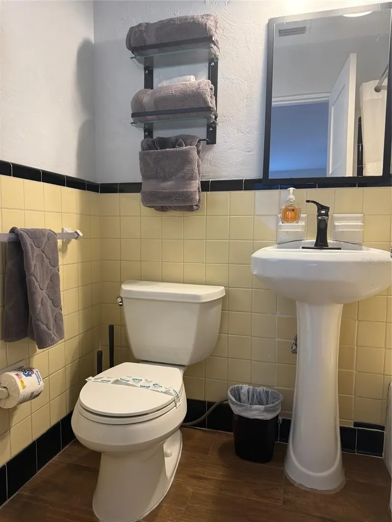 170 Roosevelt Drive Sarasota FL 34236