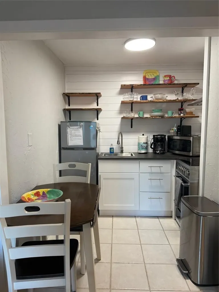 170 Roosevelt Drive Sarasota FL 34236