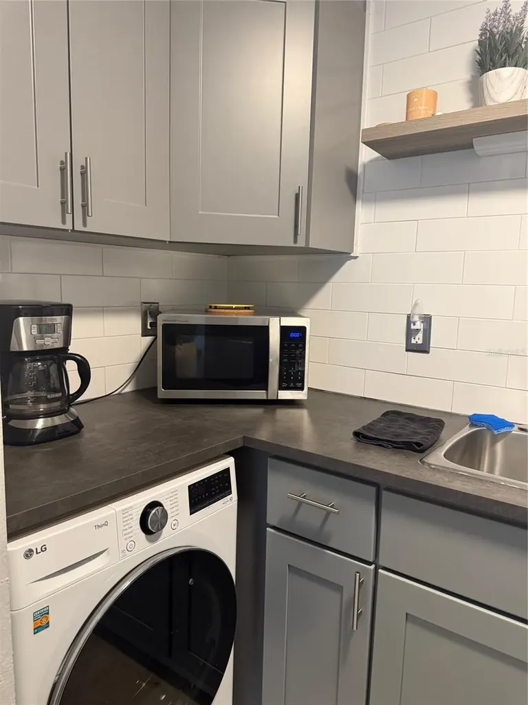 170 Roosevelt Drive Sarasota FL 34236
