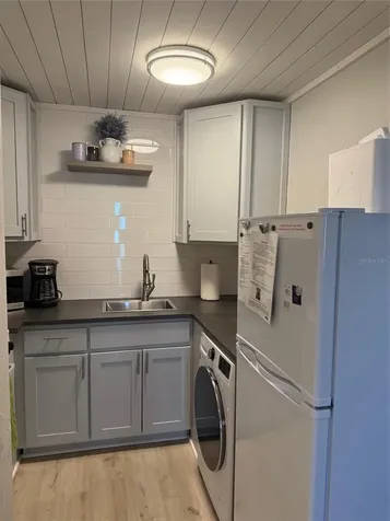 170 Roosevelt Drive Sarasota FL 34236