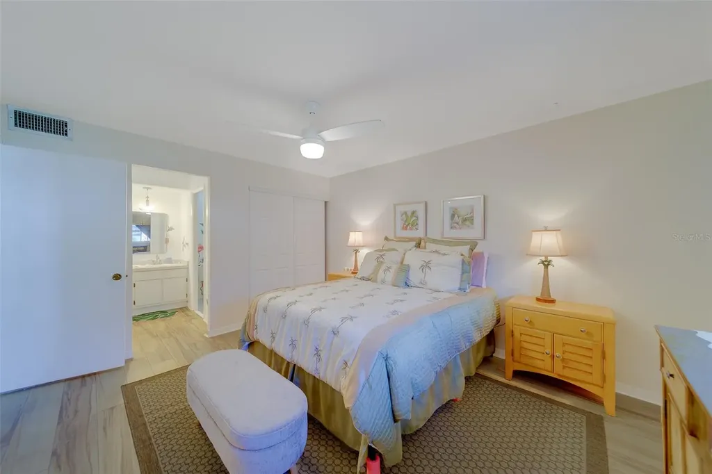 13827 Mission Oaks Boulevard Seminole FL 33776