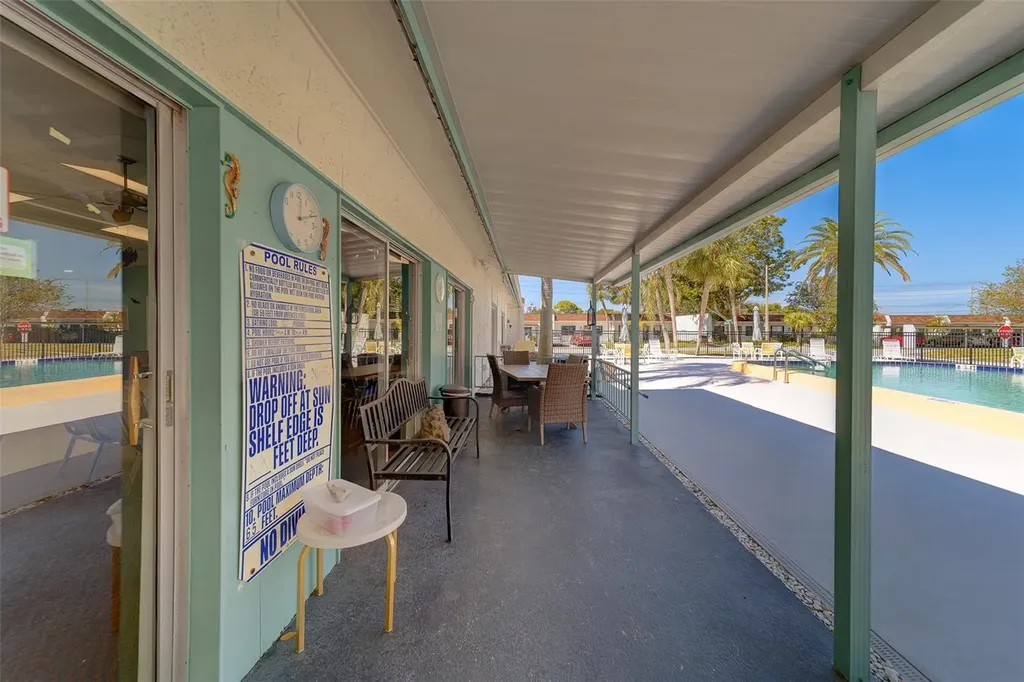 13827 Mission Oaks Boulevard Seminole FL 33776